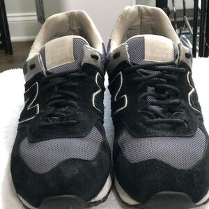 New Balance 574 Men's Black and Gray Sneakers